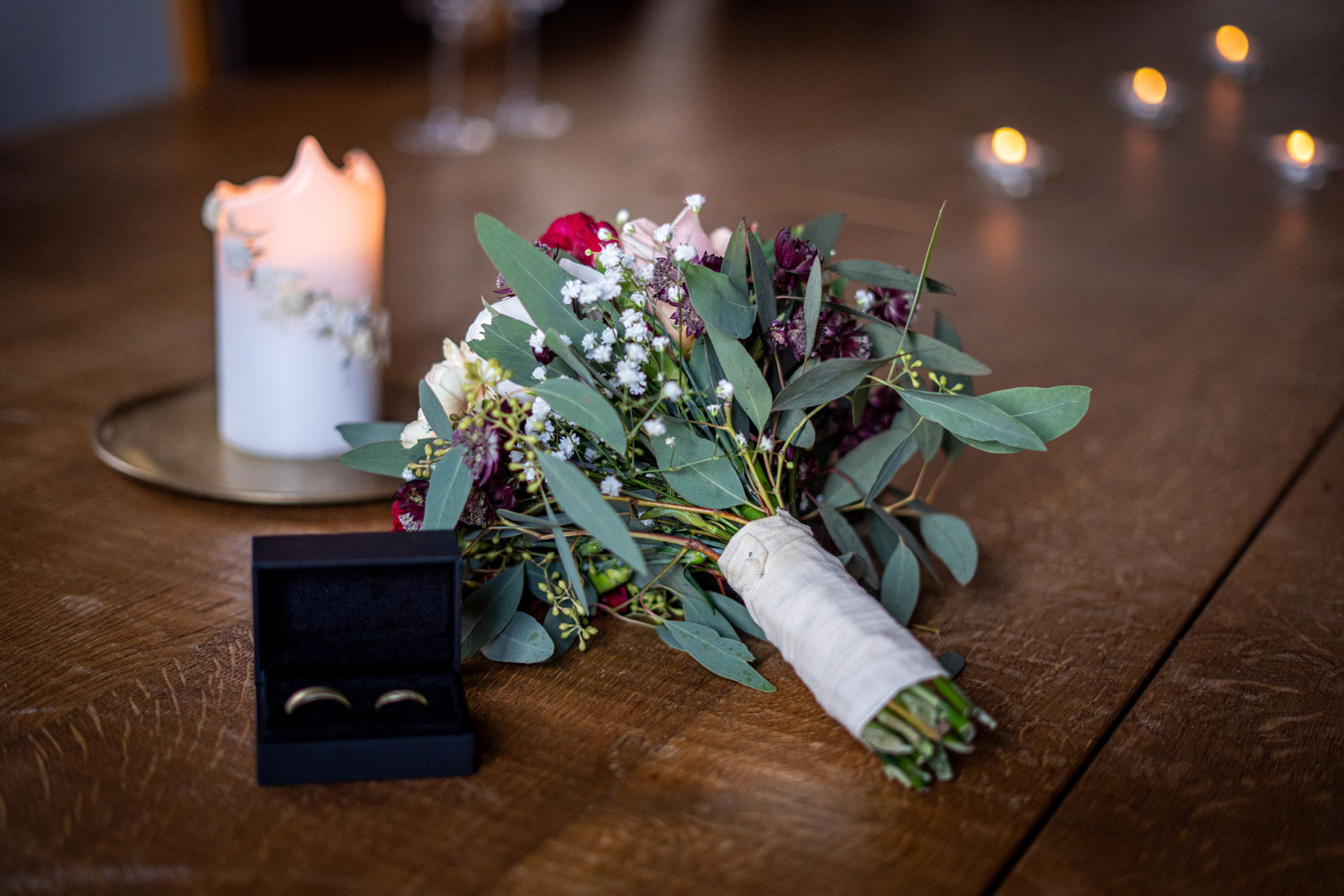 Ruhiger Moment eines frisch verheirateten Paares
